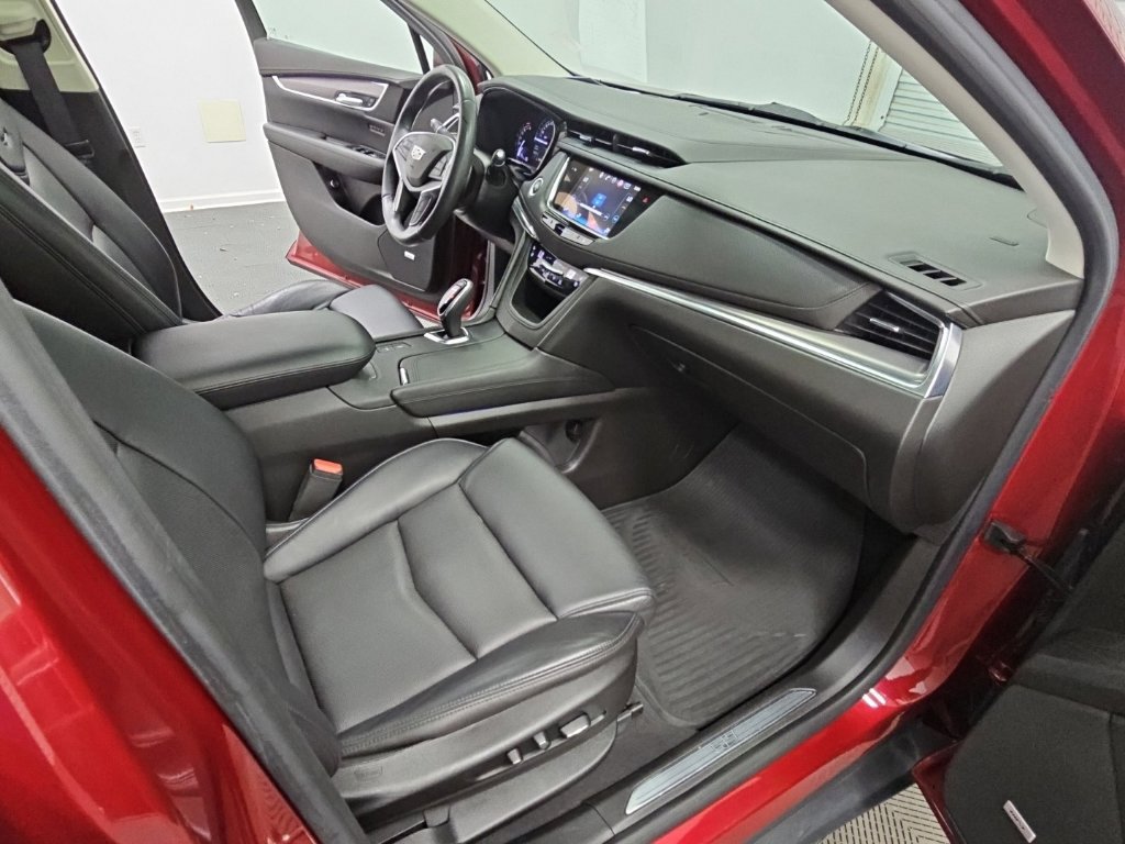 Used 2017 Cadillac XT5 Premium Luxury FWD image 39