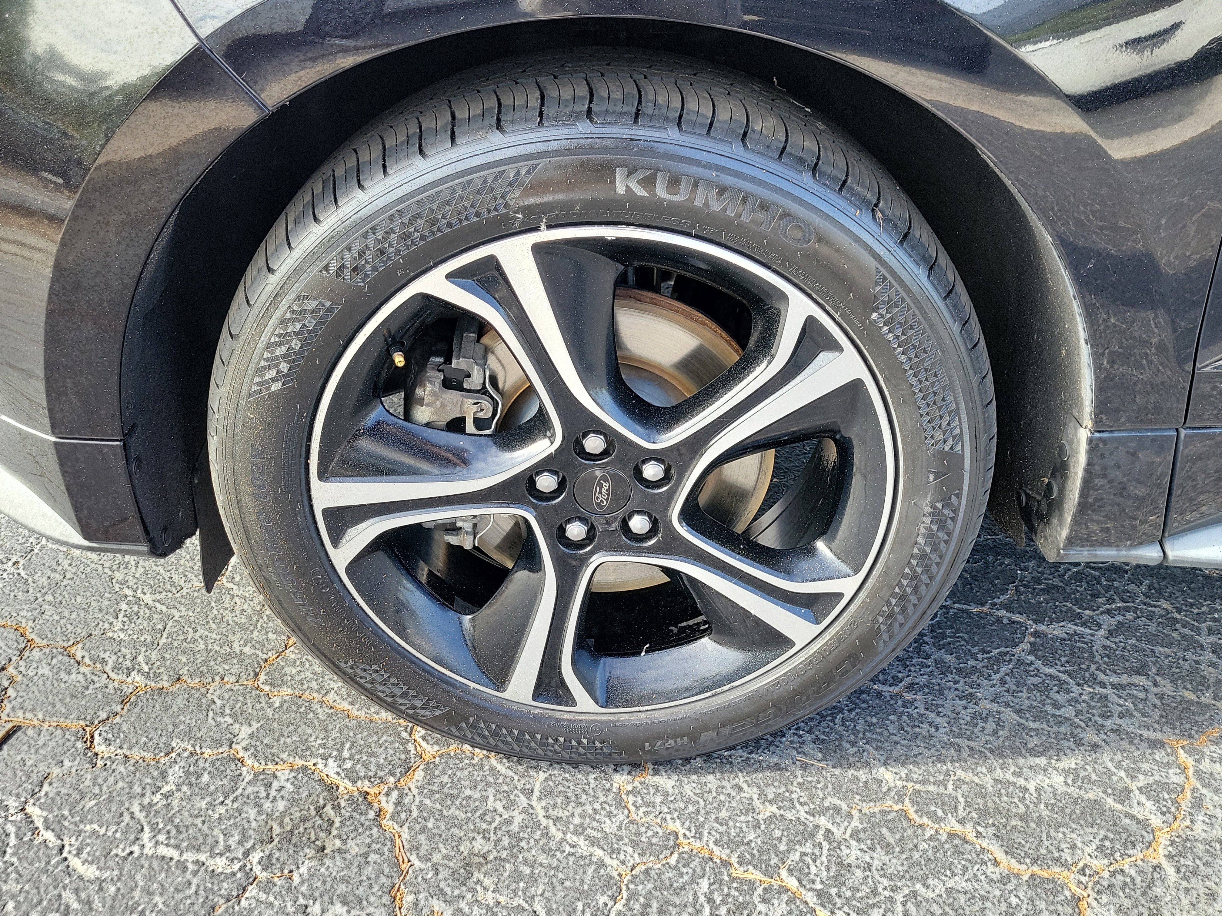 Used 2019 Ford Edge ST w/ Convenience Package image 4