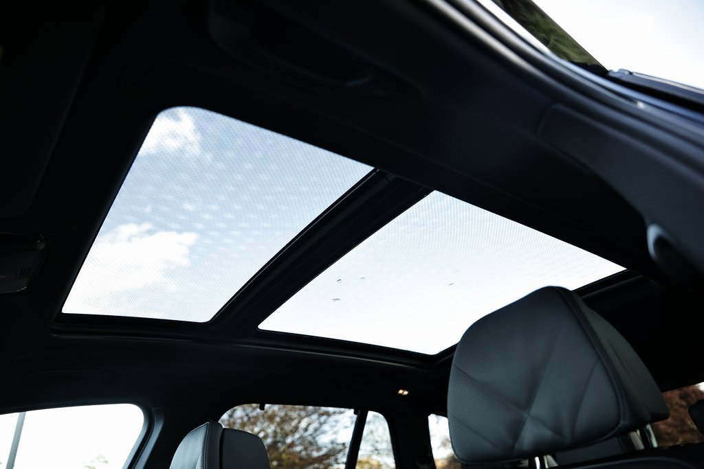 New 2026 BMW X5 M60i w/ Executive Package image 19