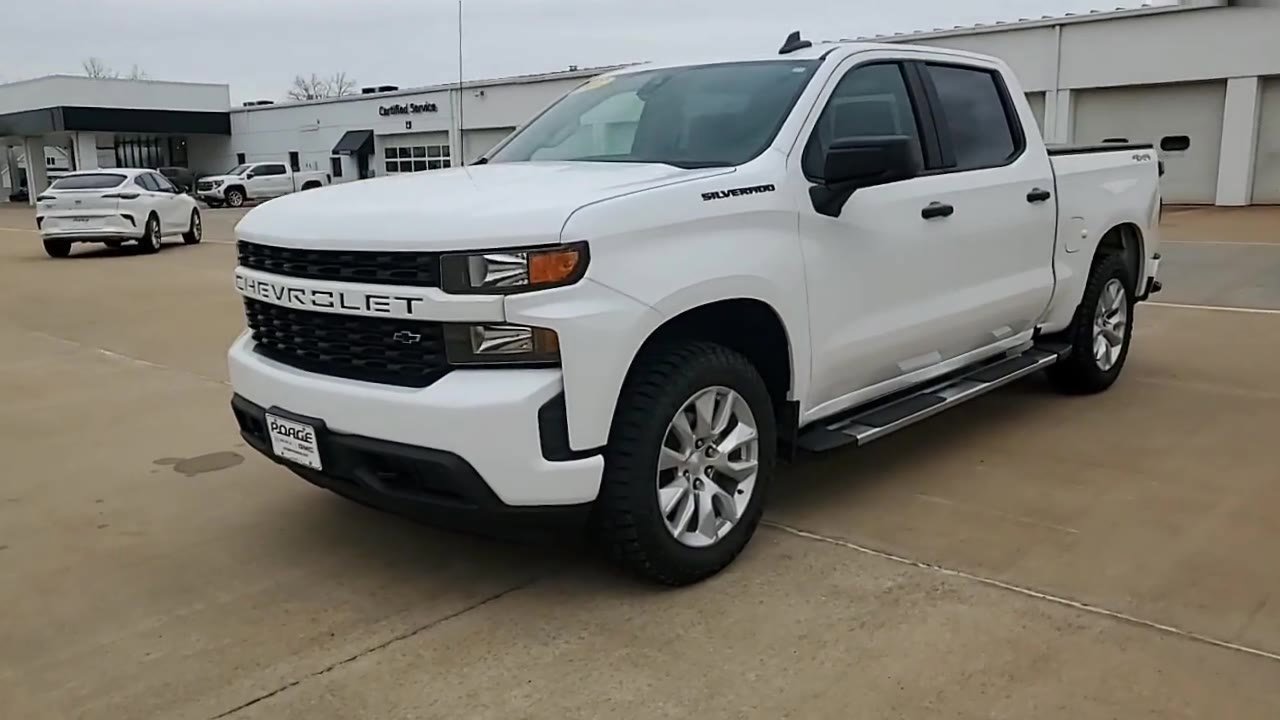 Certified 2022 Chevrolet Silverado 1500 Custom w/ LPO, Dark Essentials Package AWD/4WD image 4