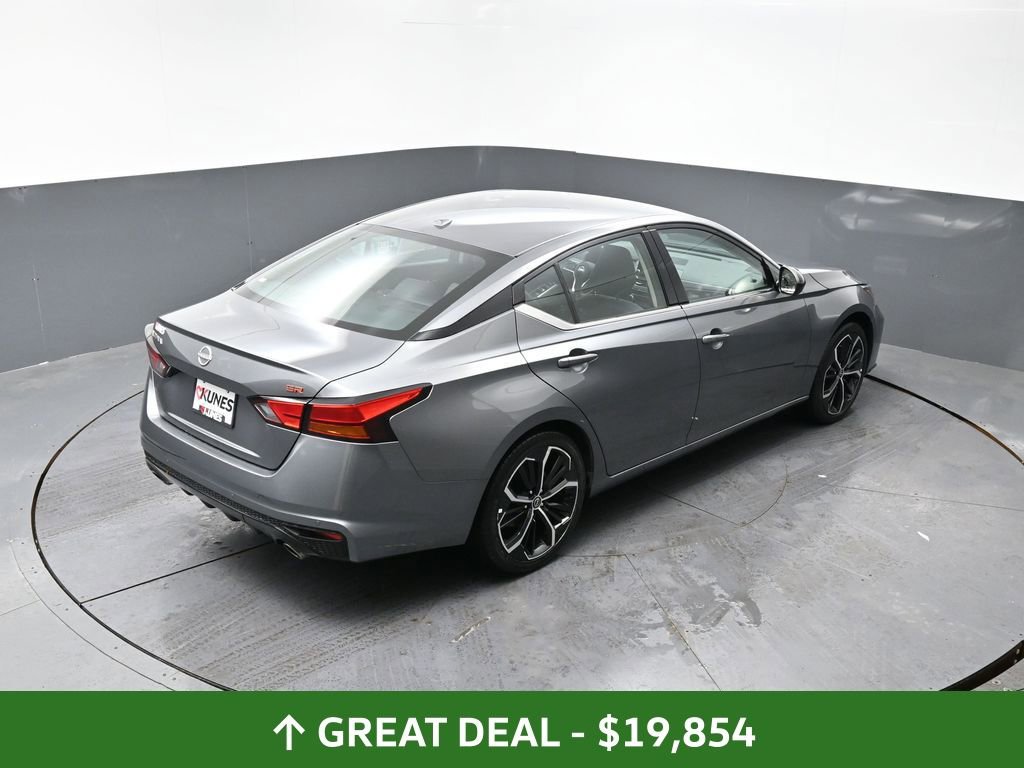 Used 2024 Nissan Altima 2.5 SR image 39