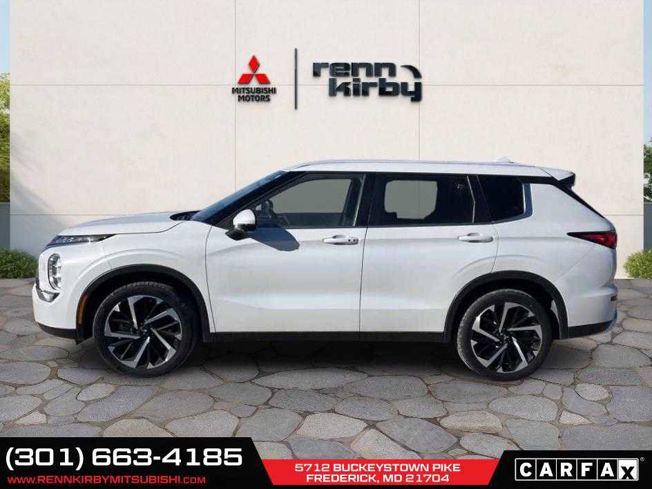 Used 2022 Mitsubishi Outlander SE image 9