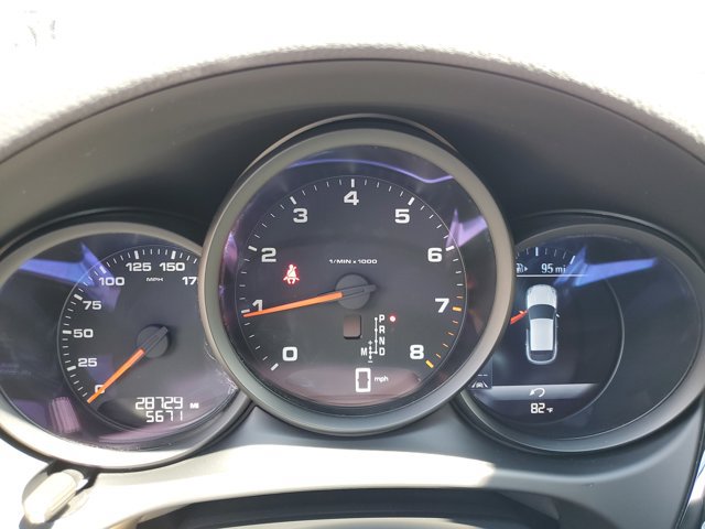 Certified 2020 Porsche Macan AWD/4WD image 32