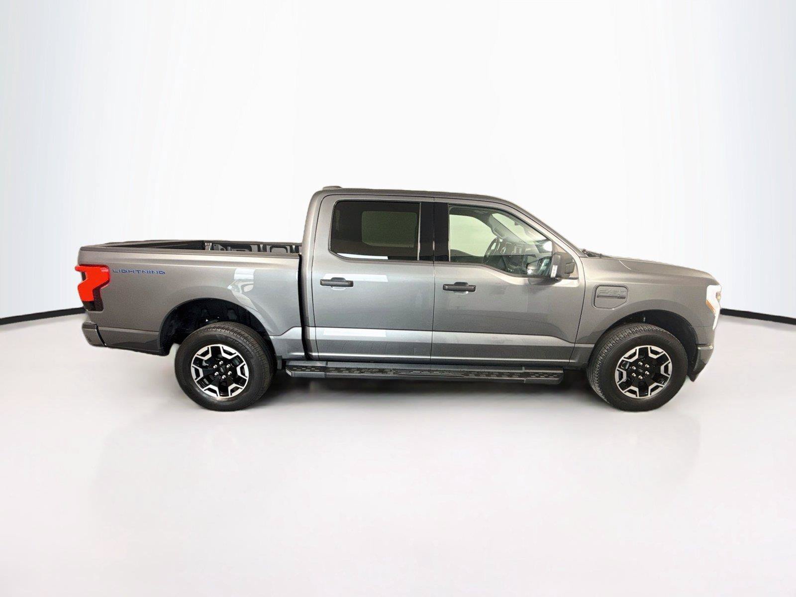 Used 2023 Ford F150 Lightning XLT AWD/4WD image 7