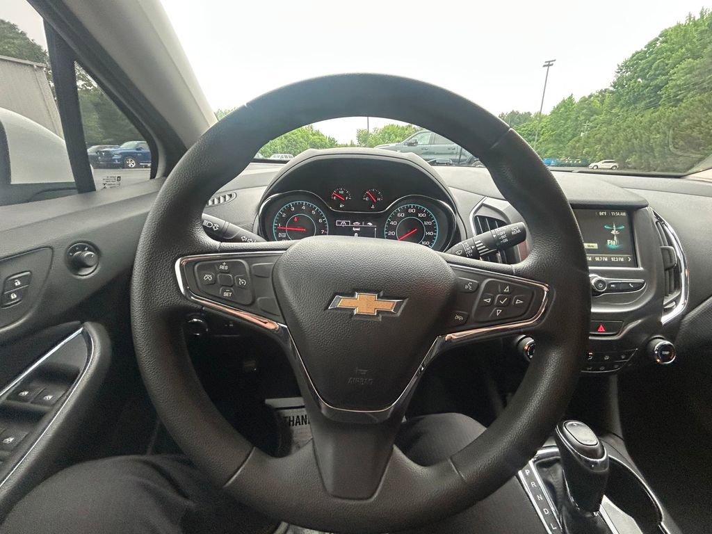 Used 2017 Chevrolet Cruze LT w/ Convenience Package FWD image 22