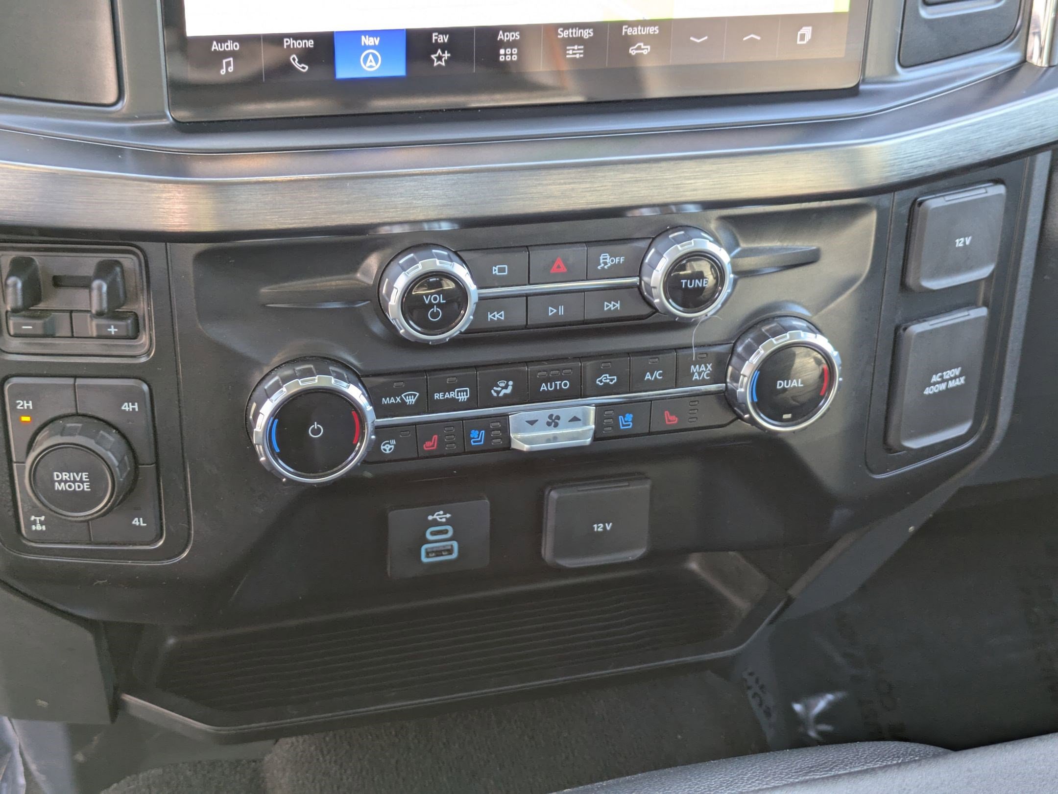 Used 2025 Ford F350 Lariat image 23