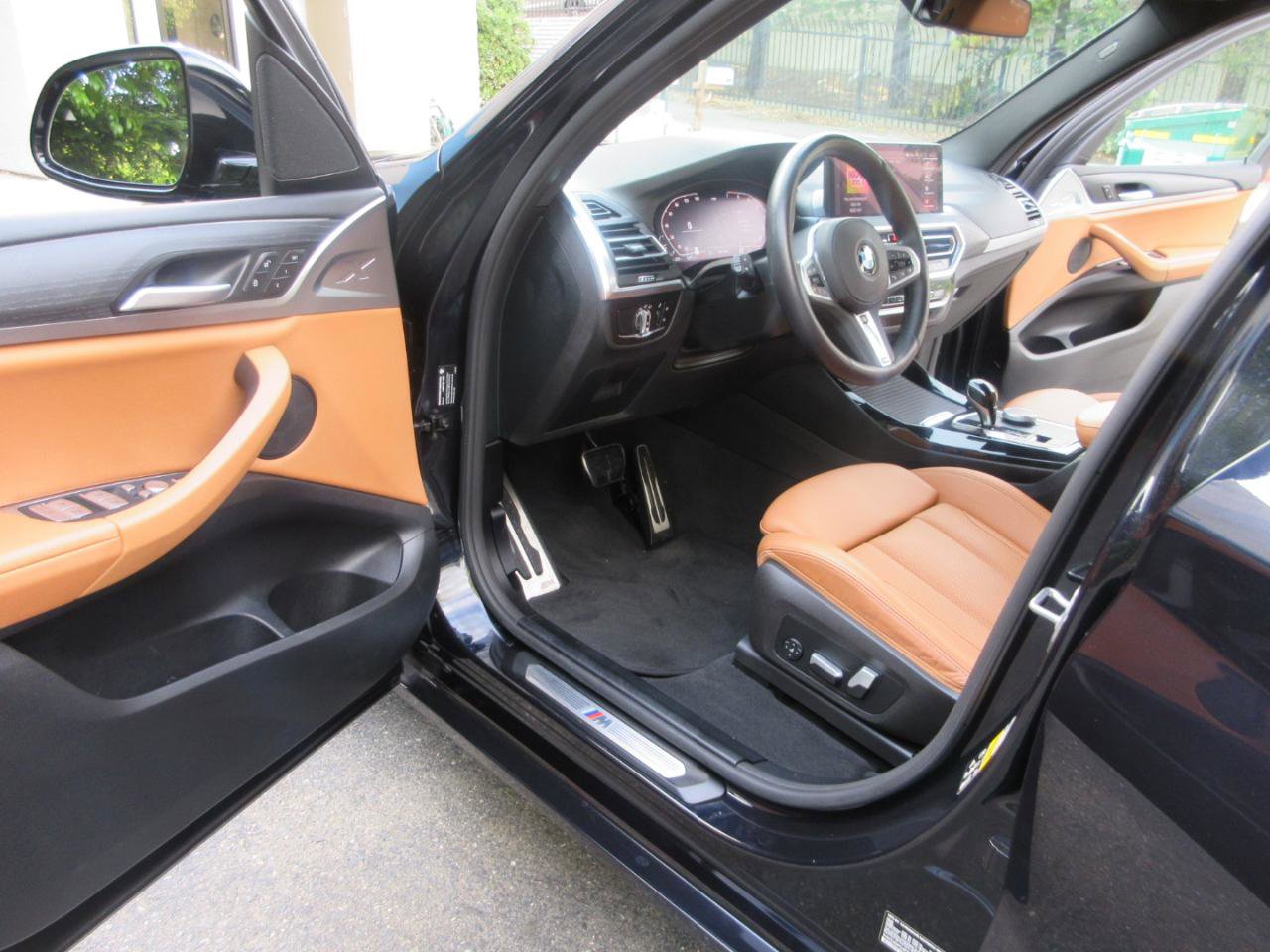 Used 2023 BMW X3 xDrive30i w/ M Sport Package AWD/4WD image 6