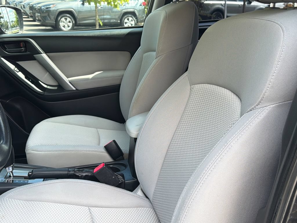 Used 2014 Subaru Forester 2.5i AWD/4WD image 19