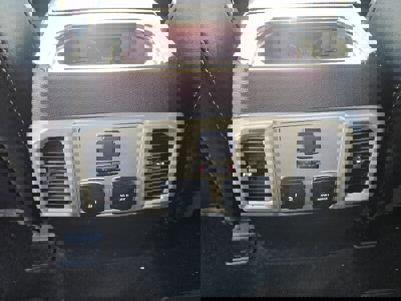 Used 2019 Ford F150 Lariat w/ Equipment Group 502A Luxury image 8