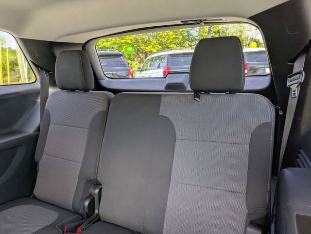 Used 2020 Chevrolet Traverse LT w/ Driver Confidence II Package image 27