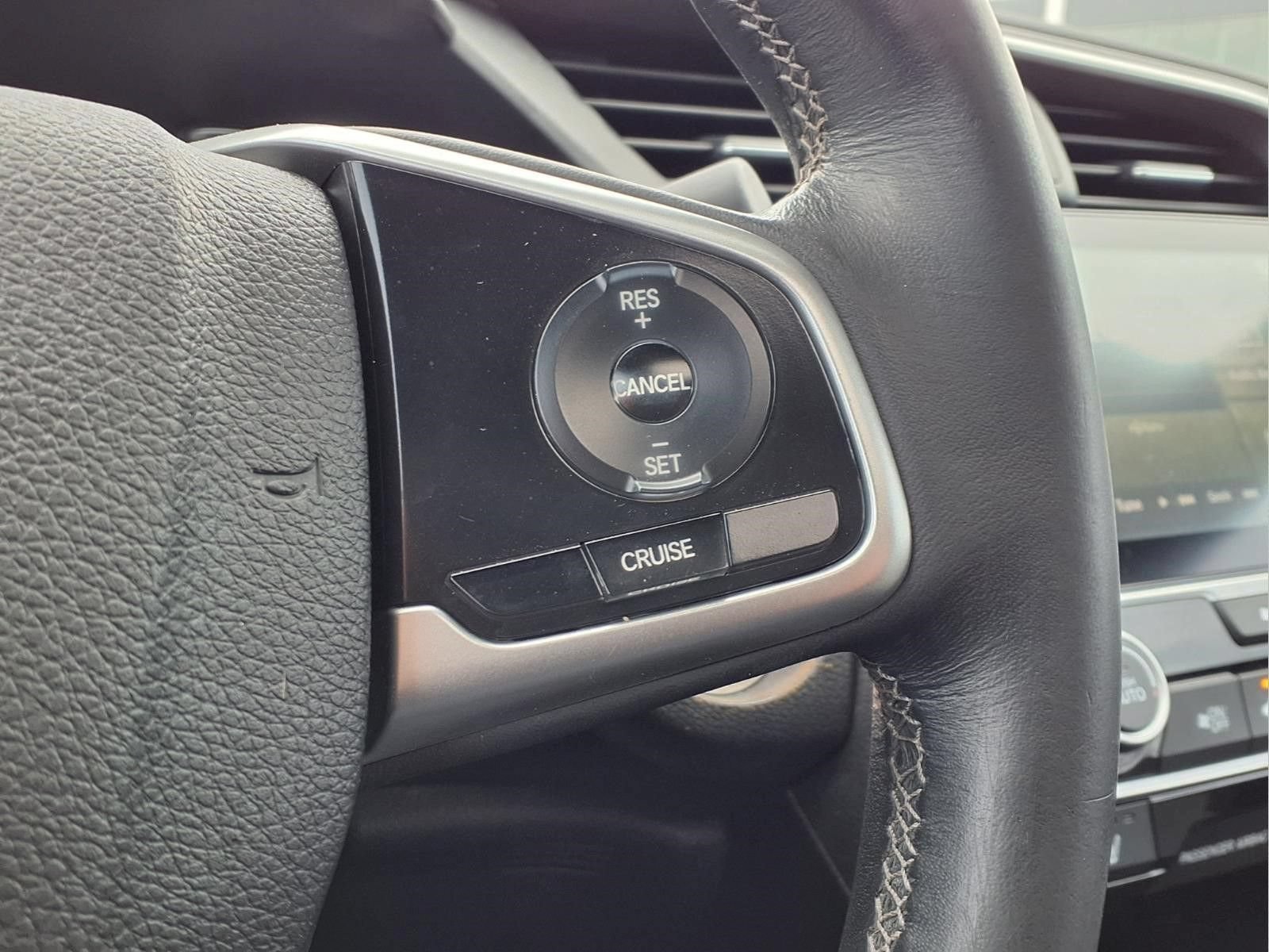 Used 2018 Honda Civic EX-T image 19