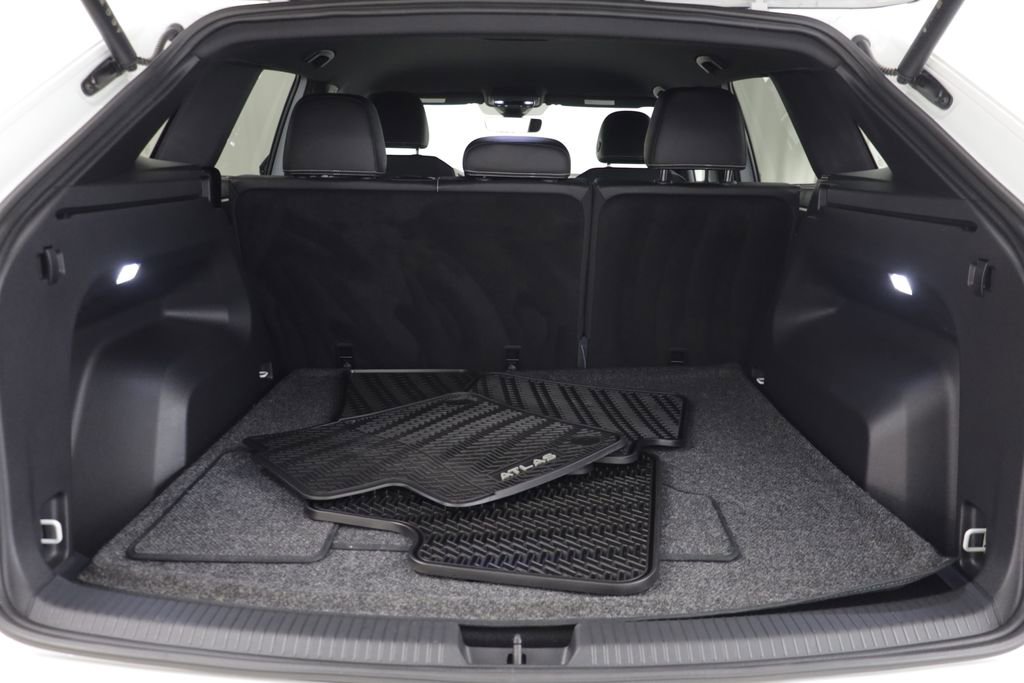 Used 2025 Volkswagen Atlas Cross Sport SE AWD/4WD image 16