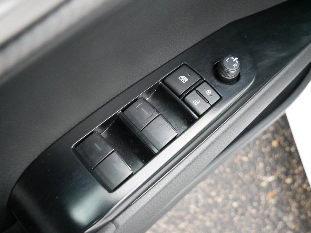Used 2025 Toyota Camry SE w/ Convenience Package AWD/4WD image 15