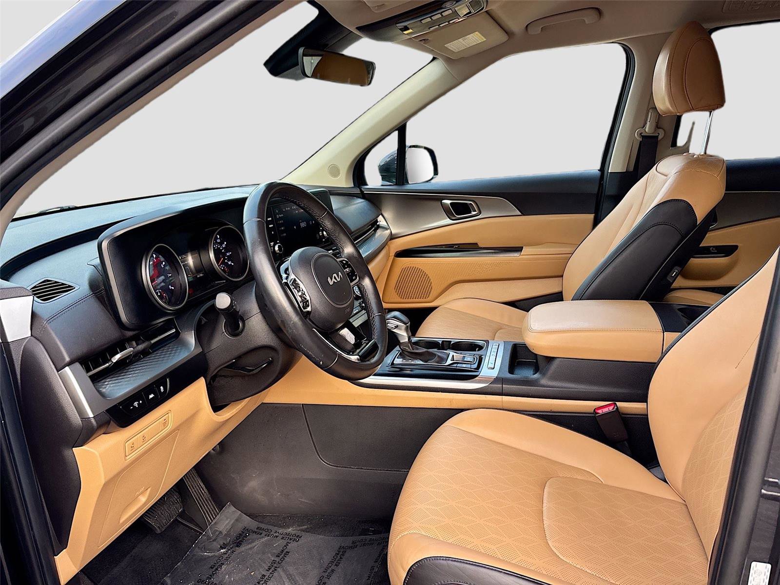 Used 2022 Kia Carnival LX image 22