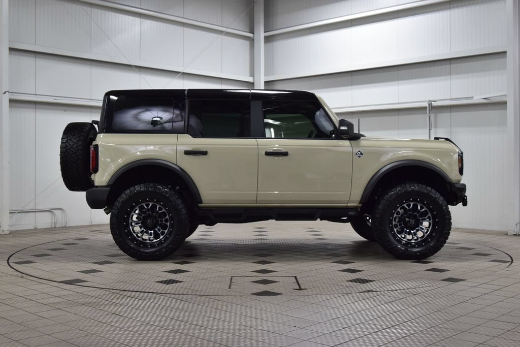 Used 2025 Ford Bronco Outer Banks AWD/4WD image 9