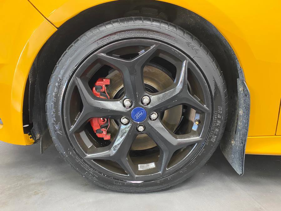 Used 2015 Ford Focus ST w/ Equipment Group 401A image 14