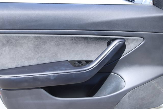 Used 2018 Tesla Model 3 Long Range RWD image 9