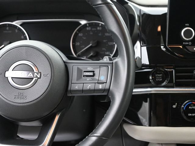 Used 2025 Nissan Pathfinder SV image 29