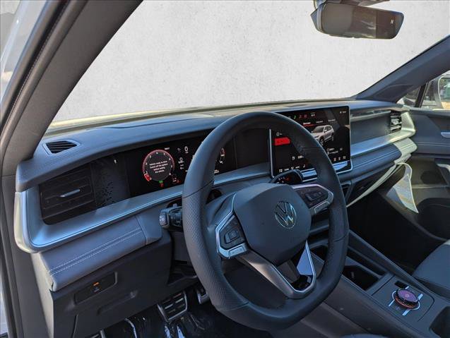 New 2026 Volkswagen Tiguan SE R-Line FWD image 12
