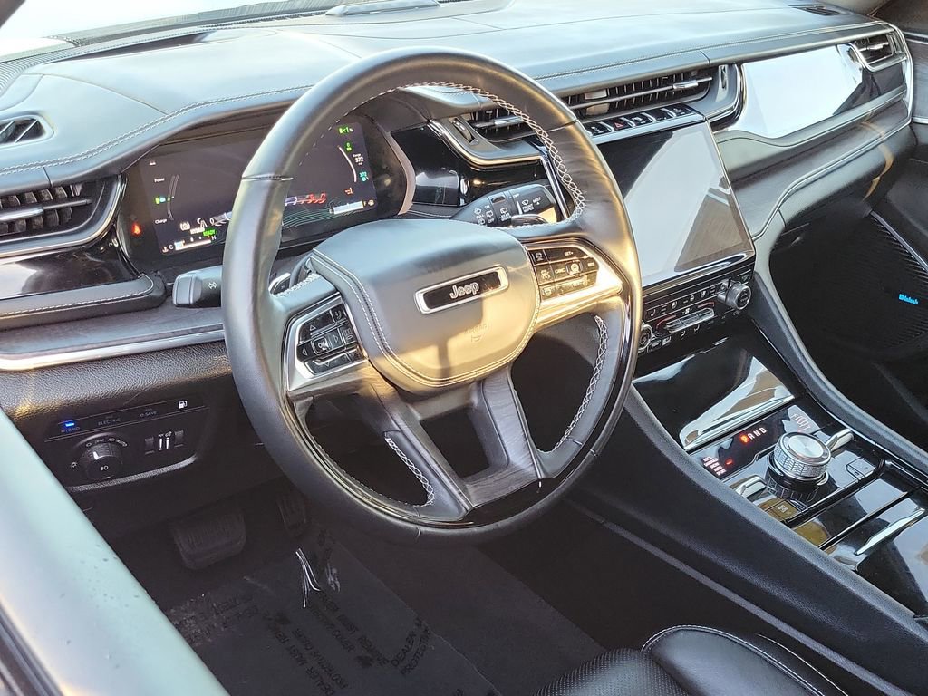 Used 2023 Jeep Grand Cherokee Overland w/ Advanced Protech Group III image 3