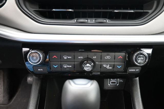 Used 2026 Jeep Compass Limited AWD/4WD image 26