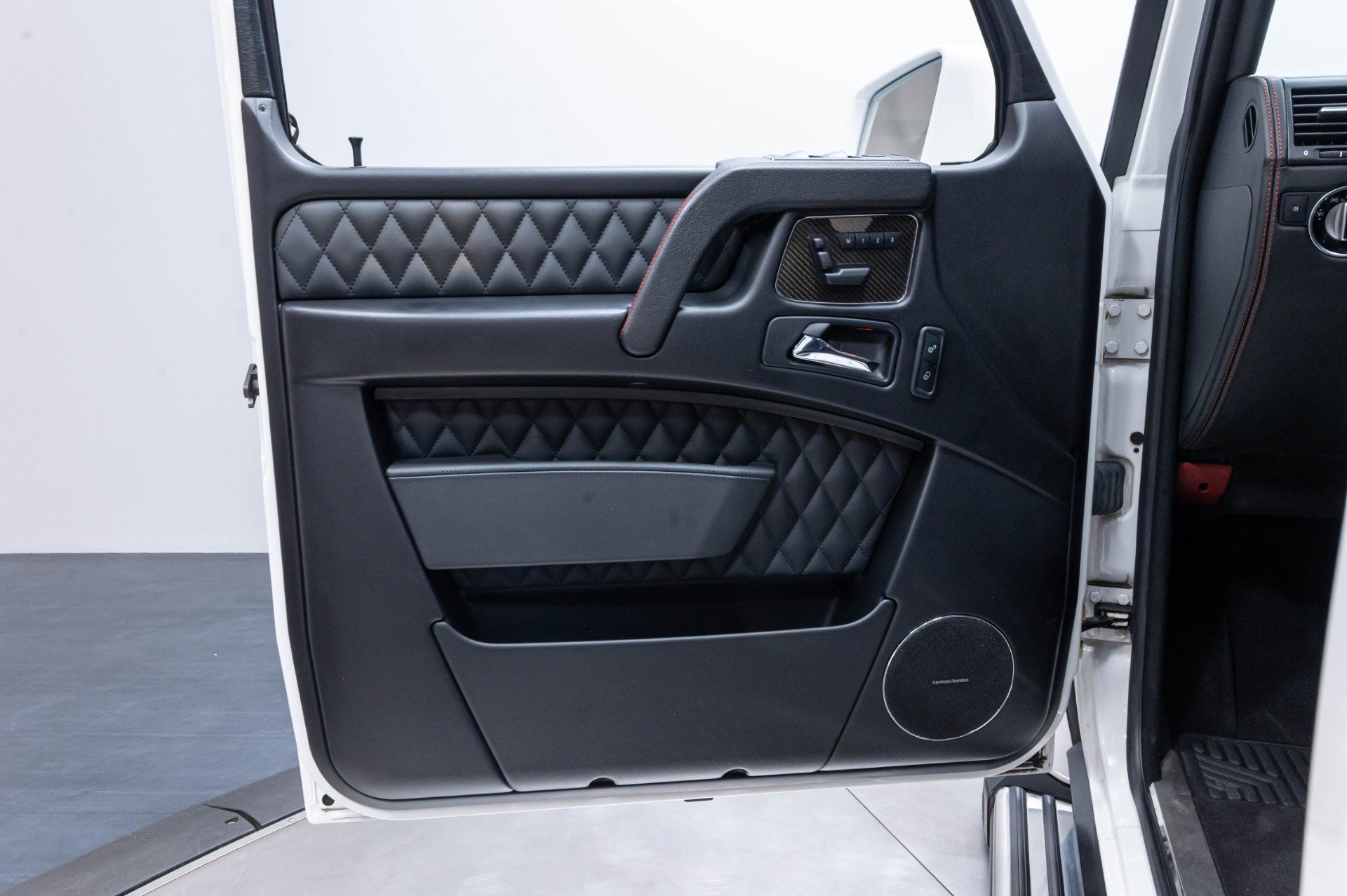Used 2017 Mercedes-Benz G 63 AMG 4MATIC image 5