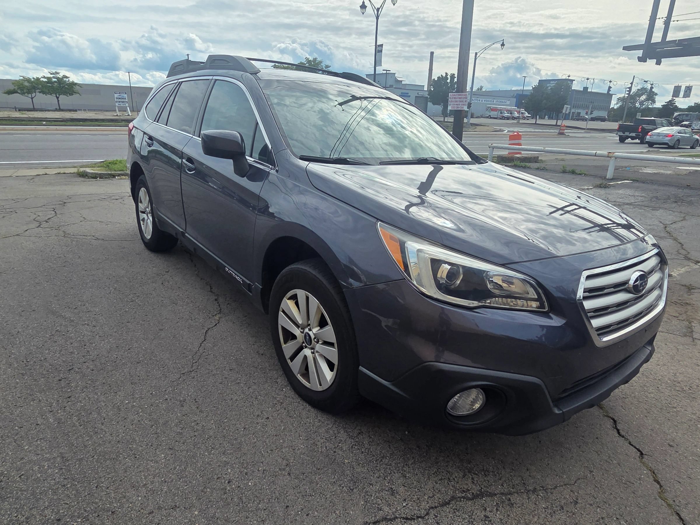 Used 2015 Subaru Outback 2.5i Premium AWD/4WD image 8