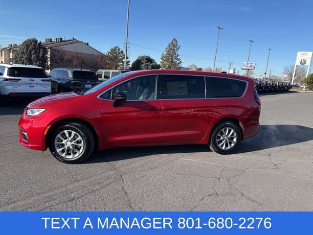 New 2026 Chrysler Pacifica Select AWD/4WD image 3