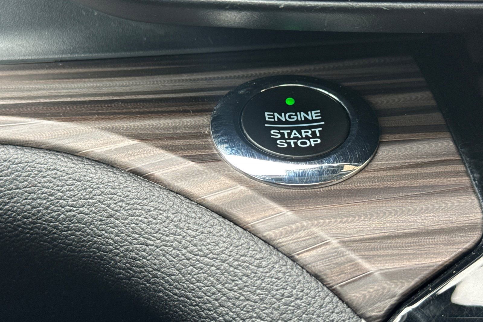 Certified 2021 Ford Explorer Limited w/ Equipment Group 301A image 24