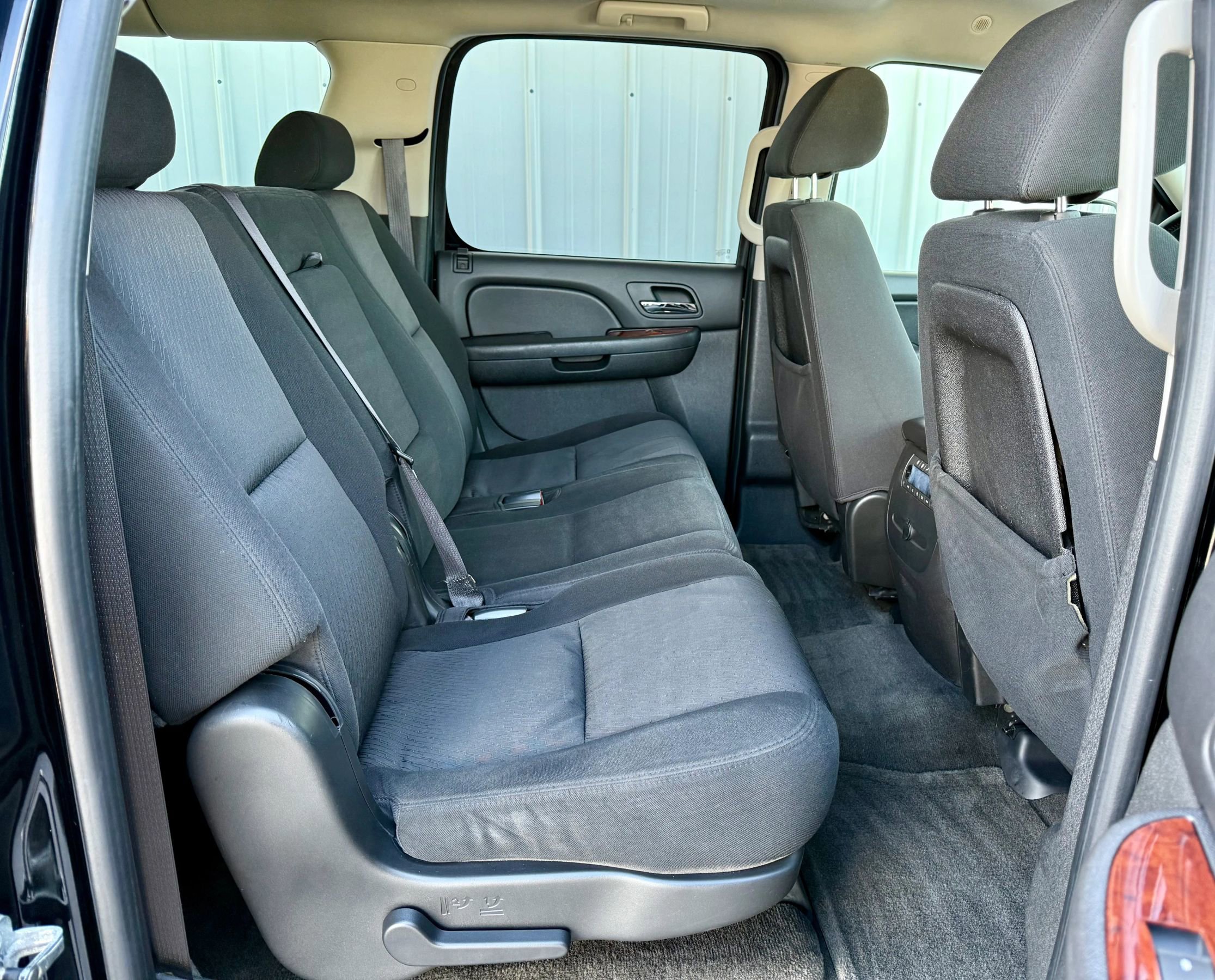 Used 2010 Chevrolet Suburban LS w/ Interior Plus Package AWD/4WD image 35