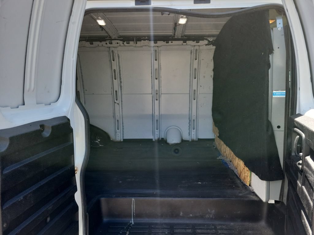 Used 2017 Chevrolet Express 2500 RWD image 26