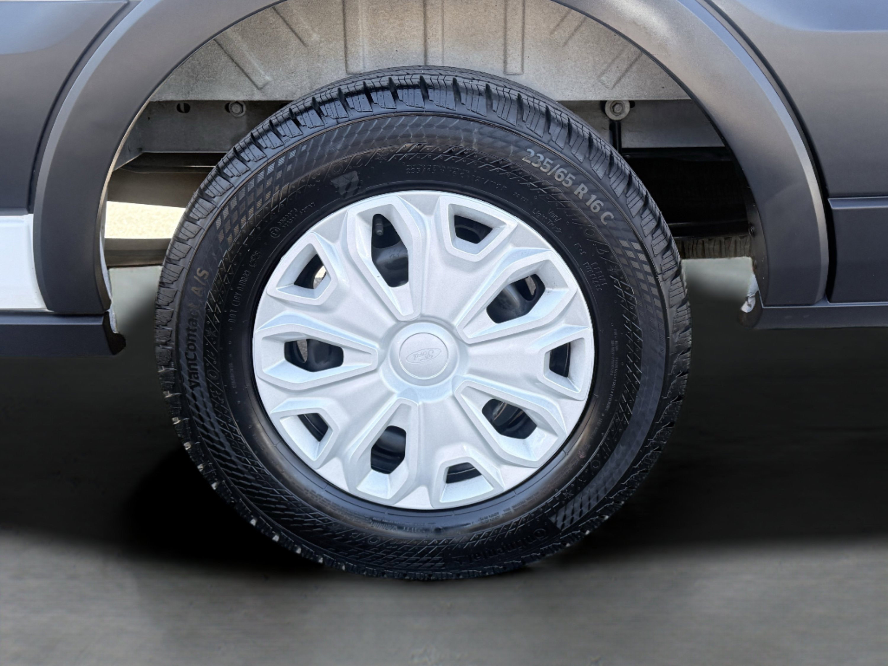 Used 2026 Ford Transit 350 XLT image 11