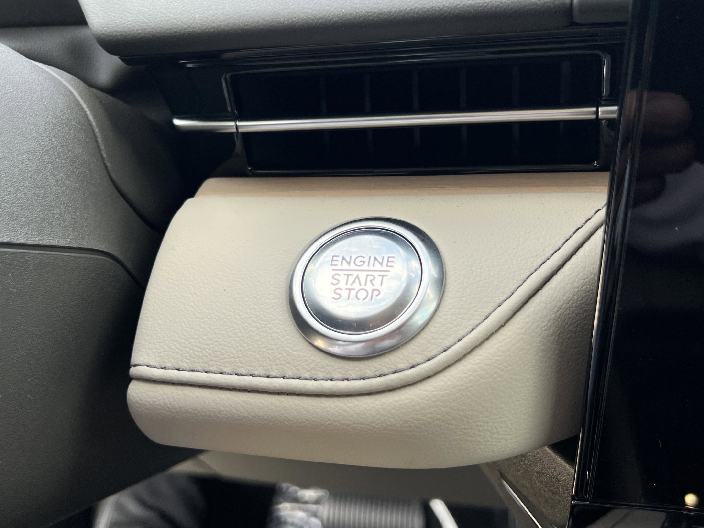 New 2025 Lincoln Nautilus Reserve image 27