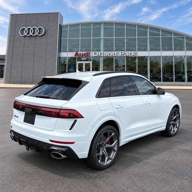 Certified 2025 Audi RS Q8 performance AWD/4WD image 2