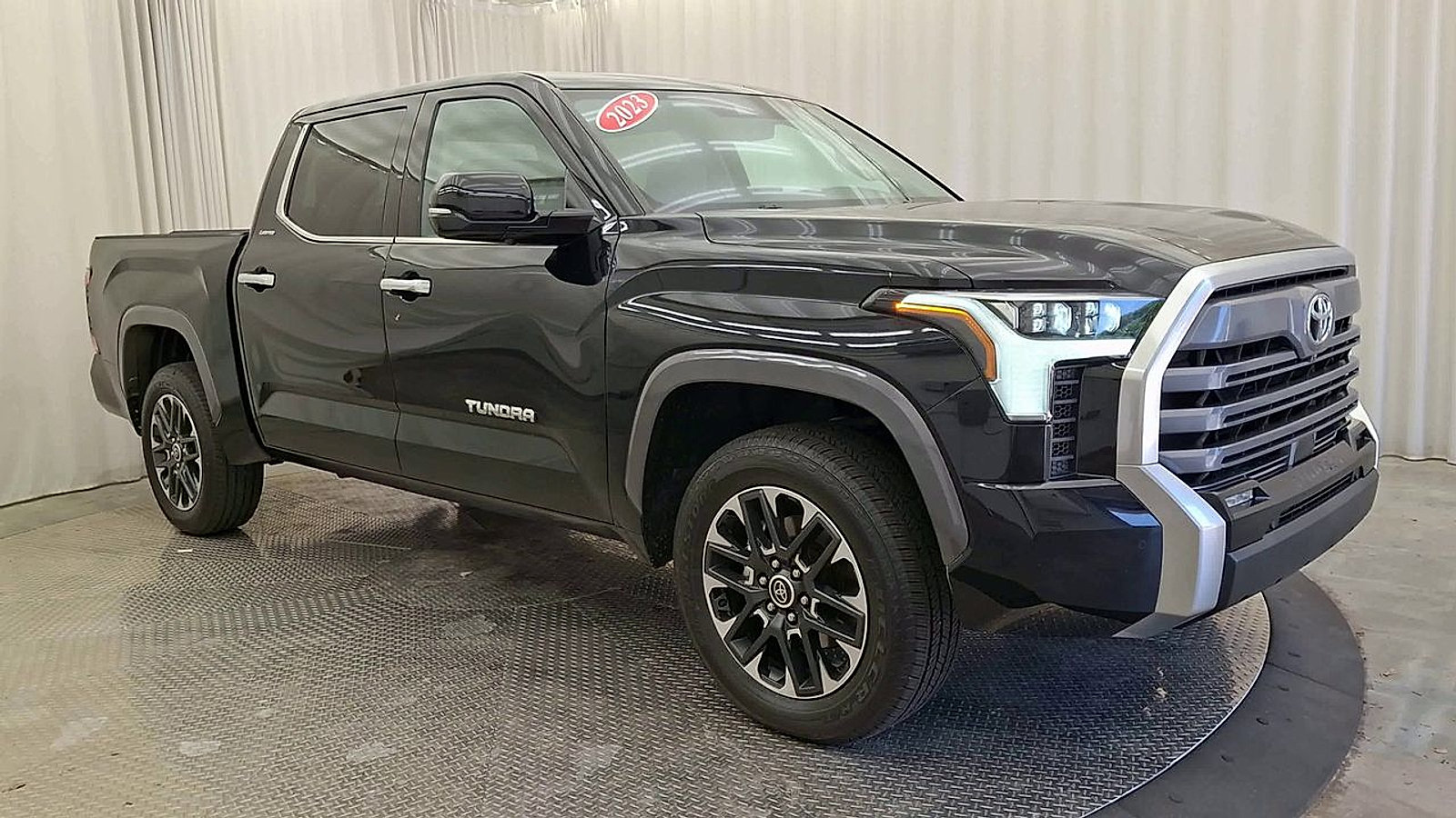 Used 2023 Toyota Tundra Limited AWD/4WD image 5