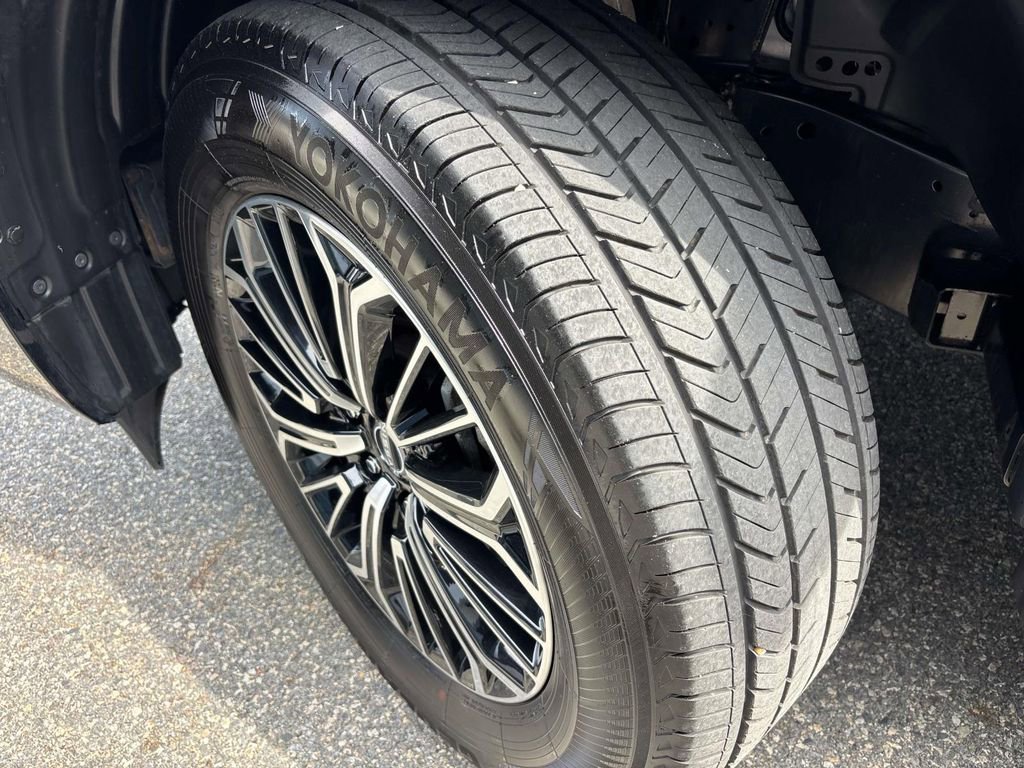 Used 2025 Nissan Armada Platinum AWD/4WD image 9