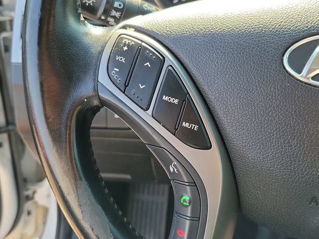 Used 2014 Hyundai Elantra Limited w/ Option Group 03 FWD image 18