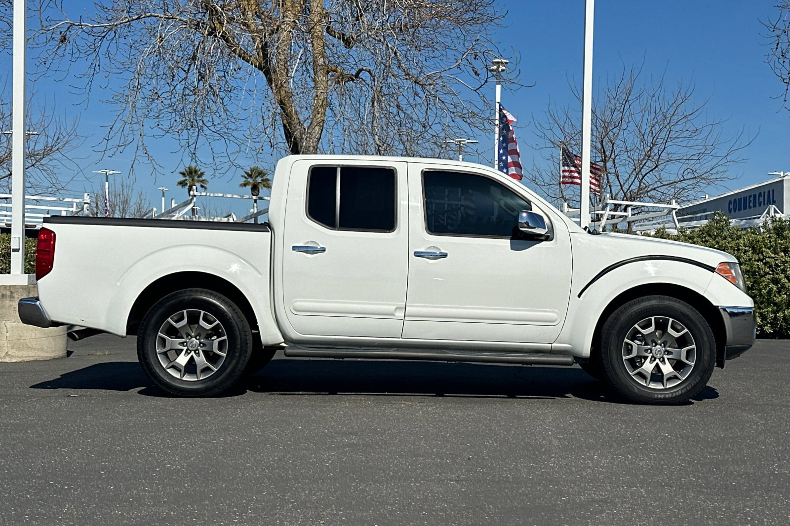 Used 2016 Nissan Frontier SL image 3