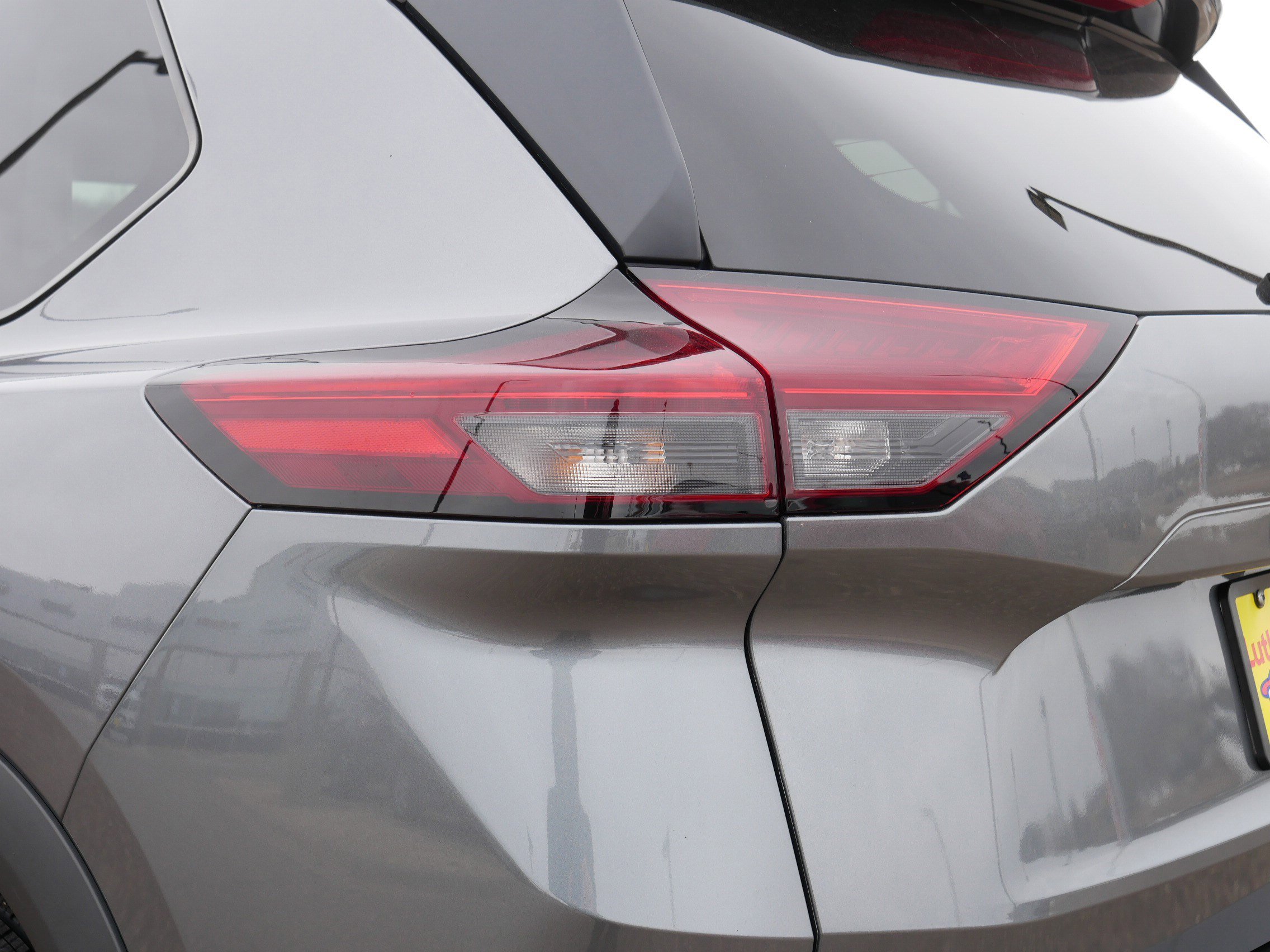 Used 2024 Nissan Rogue S image 17