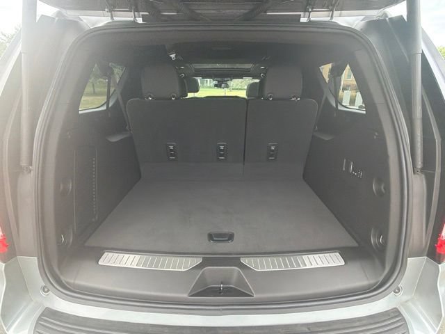 Used 2023 GMC Yukon XL Denali AWD/4WD image 11