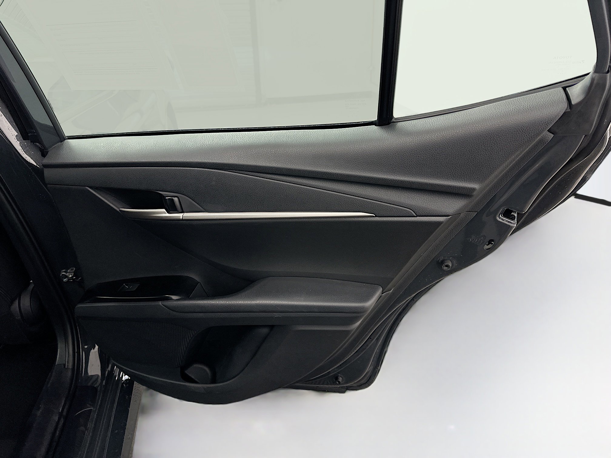 Used 2025 Toyota Camry LE image 31