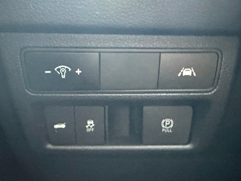 Used 2022 Hyundai Sonata Limited w/ Winter Weather Package image 26