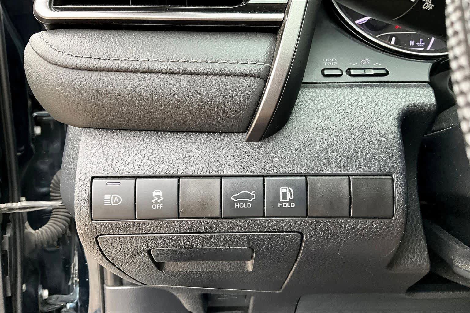 Used 2021 Toyota Camry SE FWD image 32