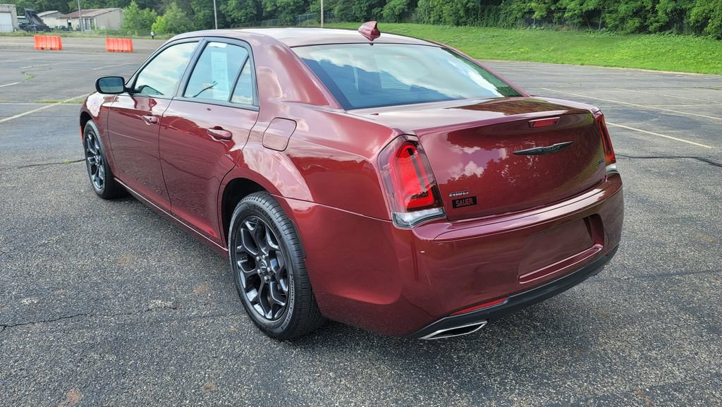 Used 2021 Chrysler 300 Touring w/ Sport Appearance Package AWD/4WD image 9