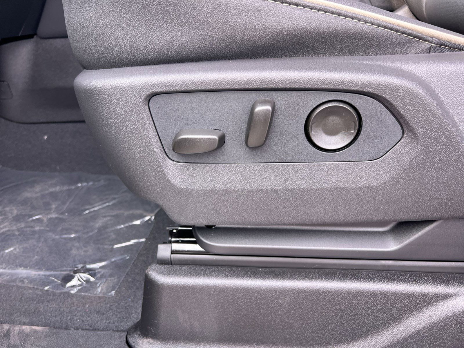 New 2026 GMC Yukon Elevation image 14