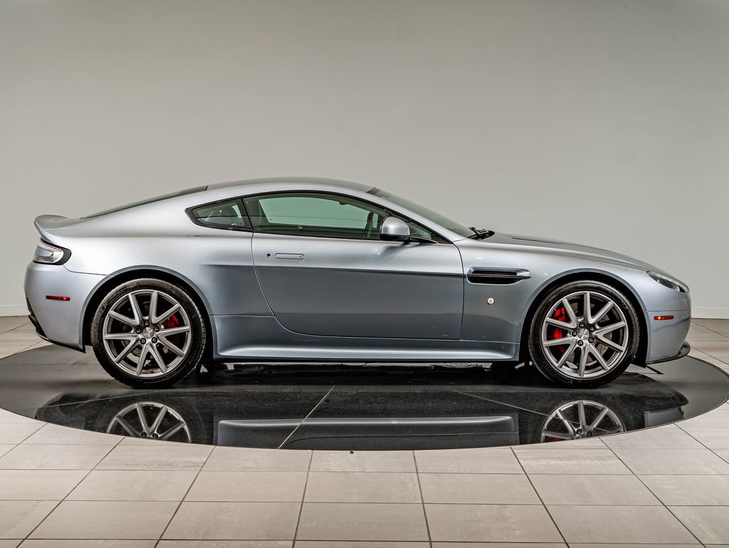 Used 2015 Aston Martin V8 Vantage GT RWD image 4