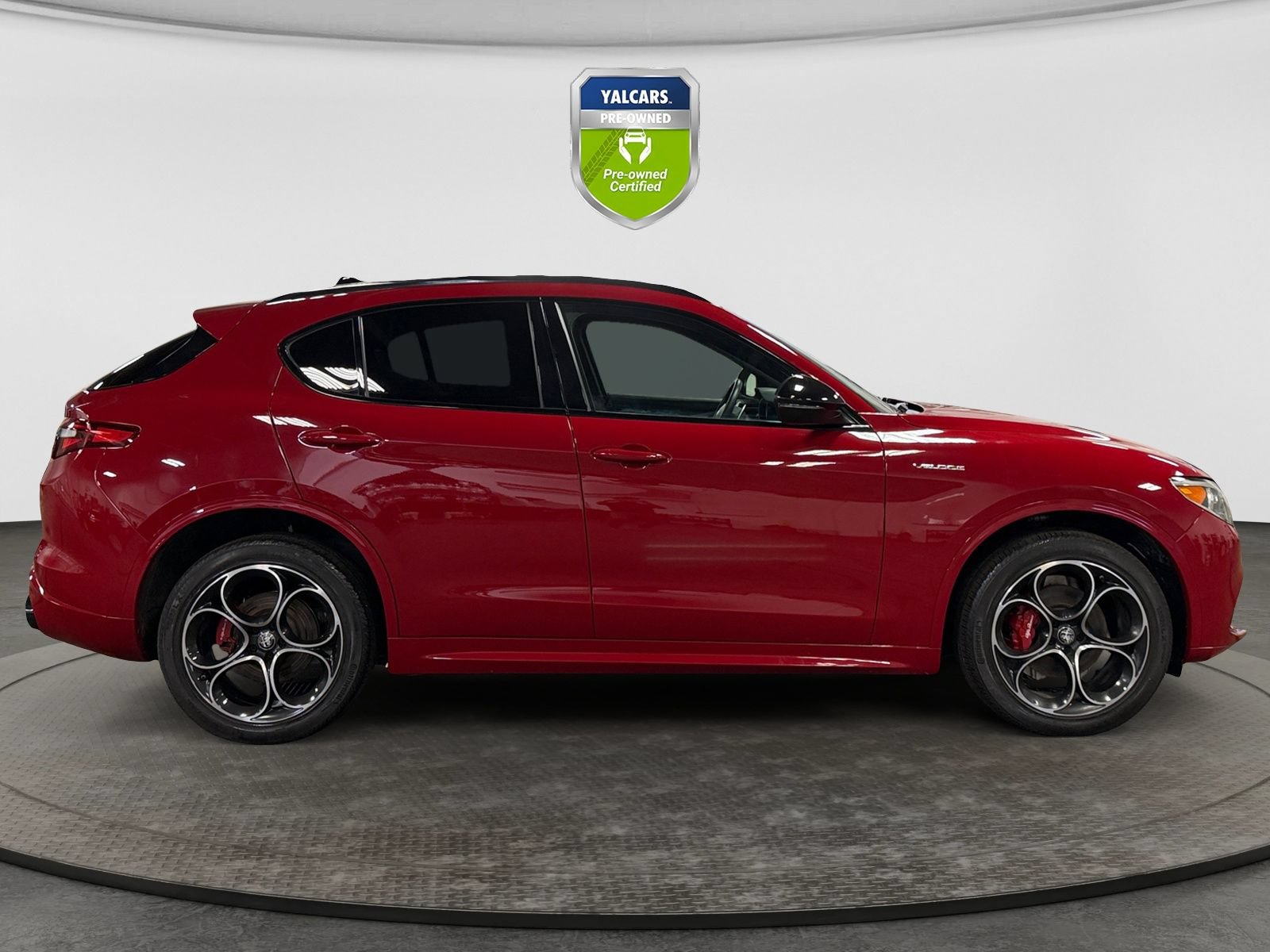 Used 2022 Alfa Romeo Stelvio Veloce AWD/4WD image 6