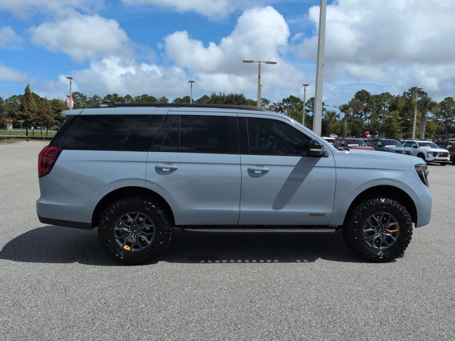 Used 2025 Ford Expedition Tremor AWD/4WD image 4