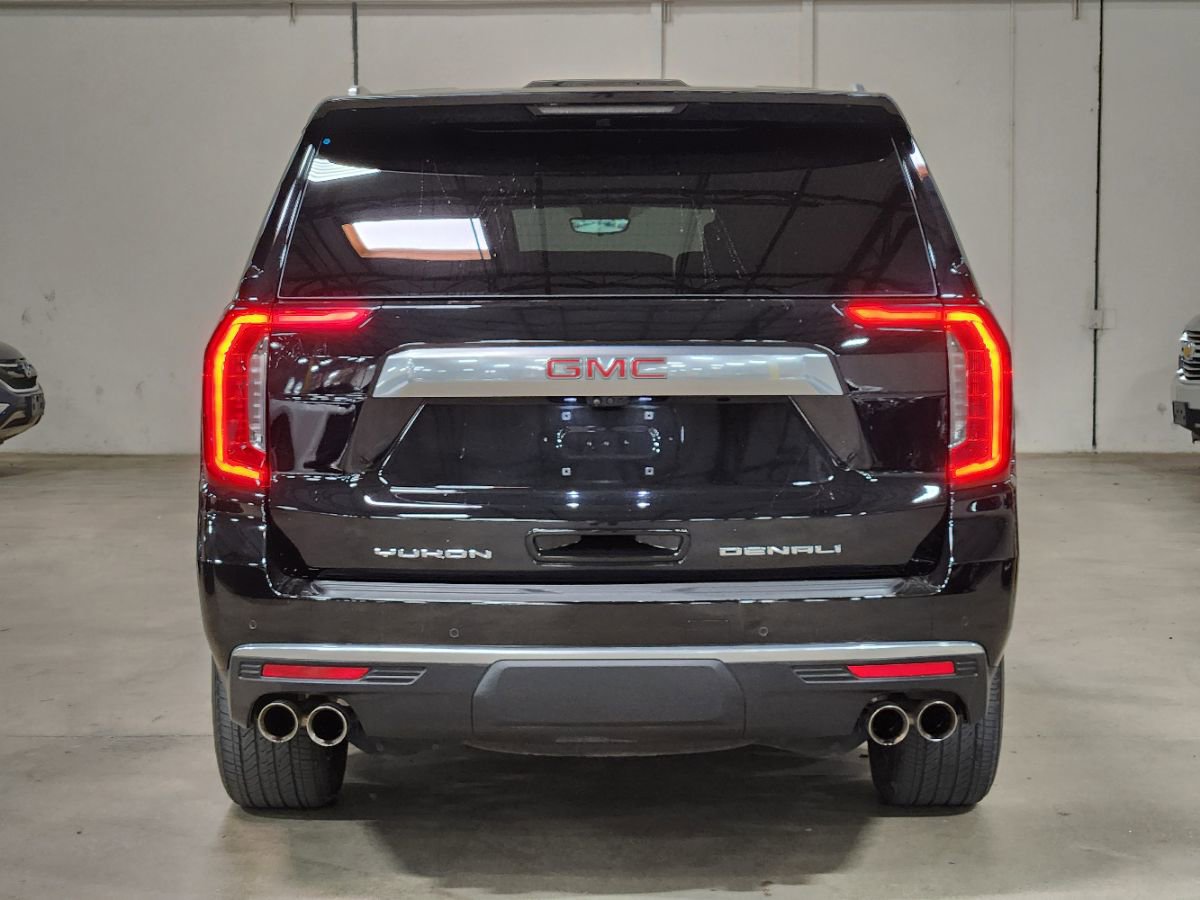 Used 2024 GMC Yukon Denali w/ Advanced Technology Package image 10