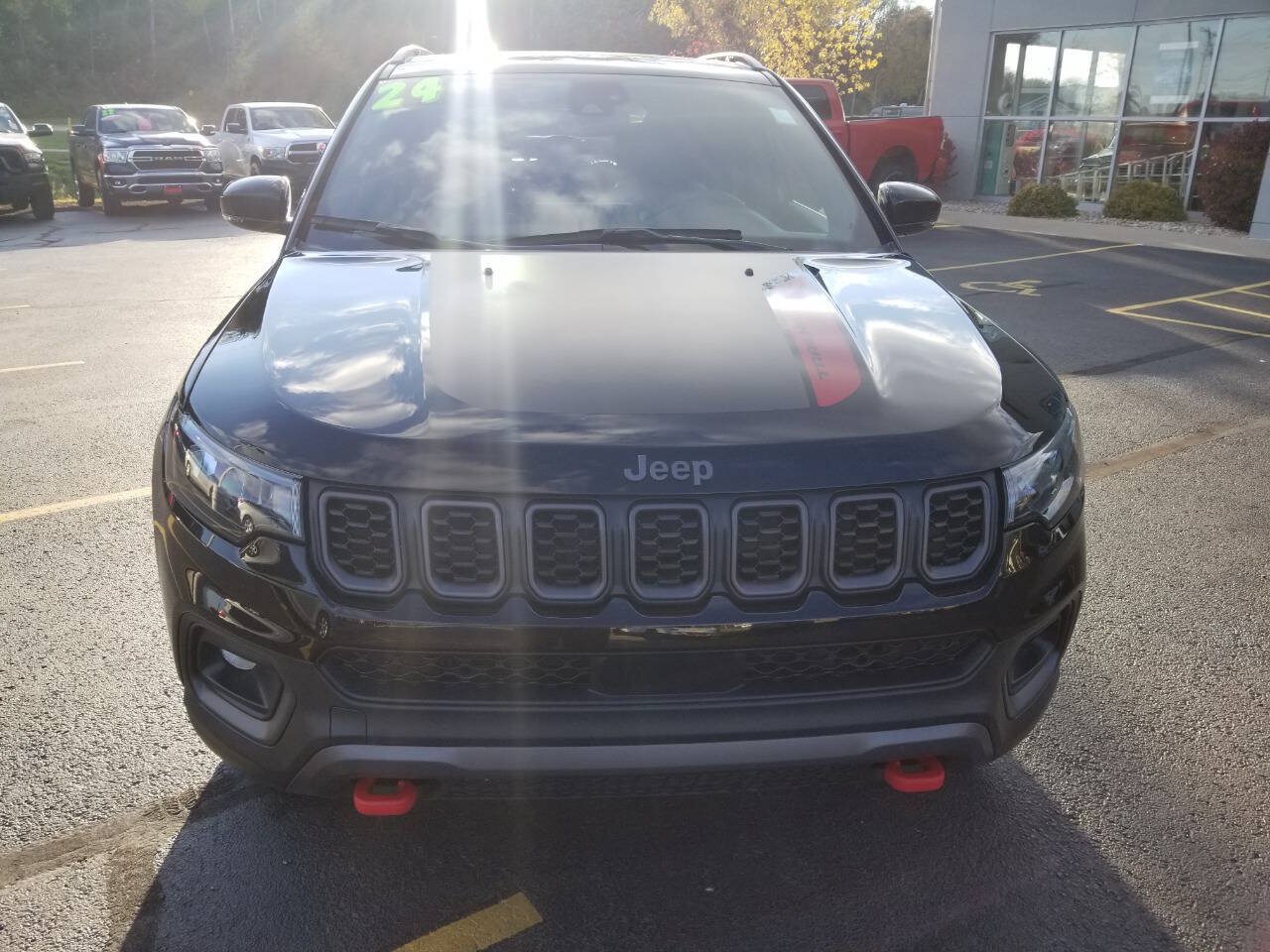 Certified 2024 Jeep Compass Trailhawk w/ Sun and Sound Group AWD/4WD image 3